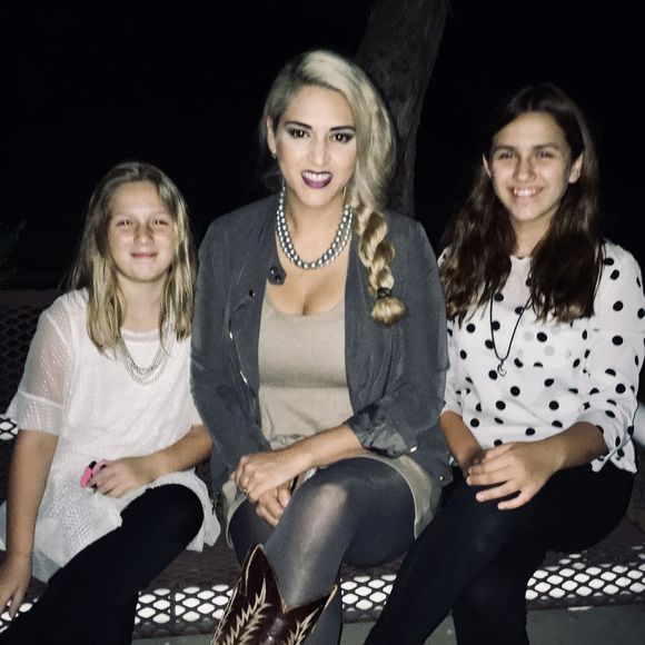 Meet your Posher, Lexy - Picture 1 of 1